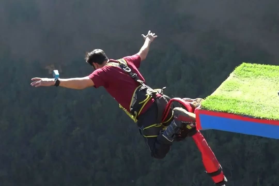 Bungee Jumping in Manali
